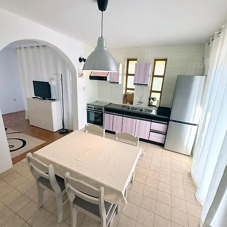 Trlaja Apartman Vodice