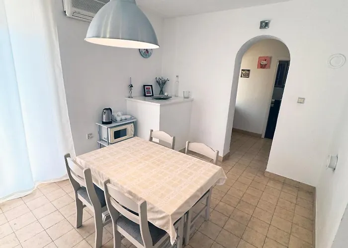 Apartament Trlaja
